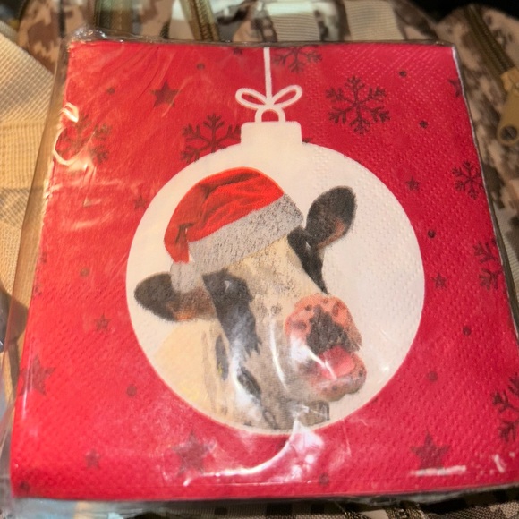 Tractor supply Santa cow (50) Christmas napkins (NWT) - Picture 3 of 4